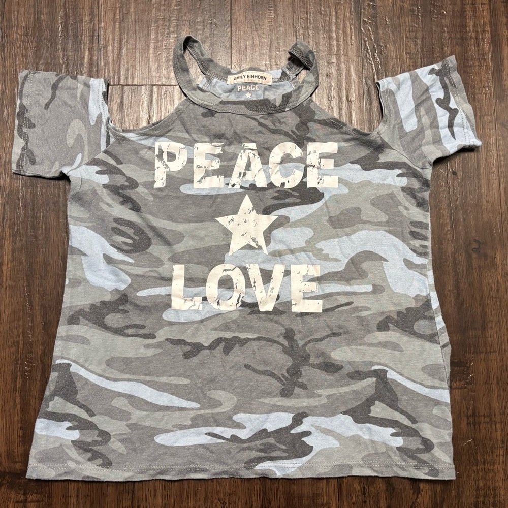 So Nikki Camouflage Cold Shoulder Tee girls M